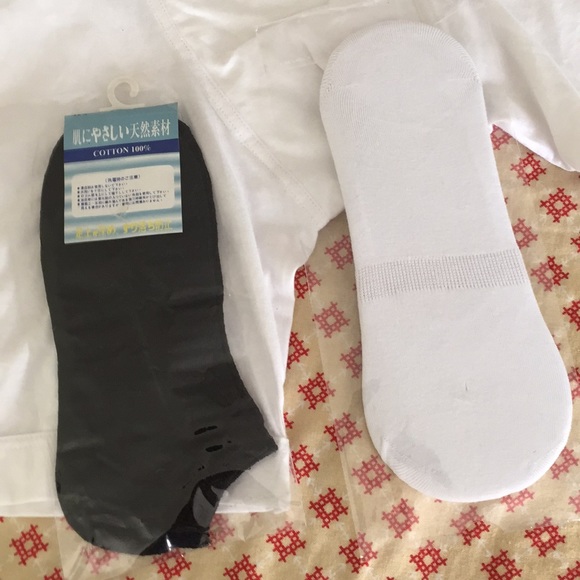 Brand New Alfani Boxers & 2 pairs of socks - Picture 4 of 5